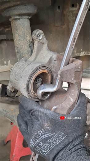Easy Brake Pad Replacement for Toyota Avanza #mechanic #automobile #tipsandtricks #carmaintenance