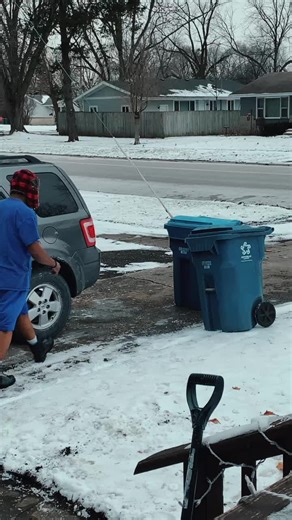 This is how he really takes out the garbage #fypシ゚viral #foryourpage #fritolayrickroll #viral #garbageday #cousineddy #lol #fypシ #hubby #chicago