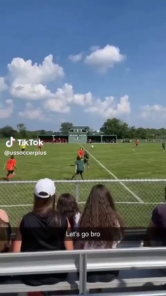 No foul??? 🧐 (Via Matt.ebbs) | soccer fouls girls