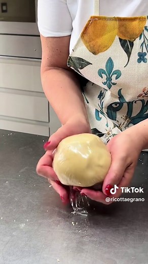 Torta Sbriciole con Crema Pasticcera: Ricetta Facile