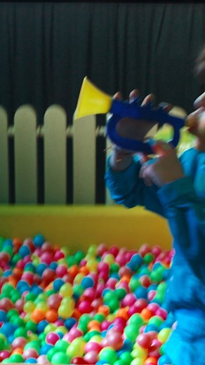 Cine Junior is where kids get their first taste of movie magic, in a space made just for them! Bright colors, comfy seats, swings and slides make movie time feel like playtime. Because every child deserves their own big-screen adventure 🍿💛 | Cinépolis