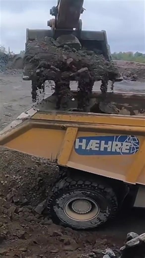 CAT 390F: Power and Precision with Heavy Machinery