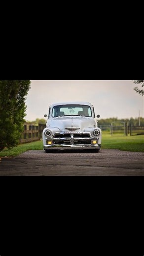 #chevy #Chevrolet #clasica #pickup #classictrucks | Custom & Classic