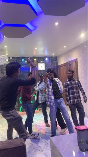 Yaaron Ke Saath enjoy Kia dance #dakait_aj