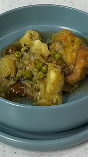 TV KLAN on Instagram: "Kofsha pule me bizele në multi-cooker Videon e plotë e gjeni në kanalin e YouTube ▶️ RTV KLAN #TvKlan #ShijeShtepie"