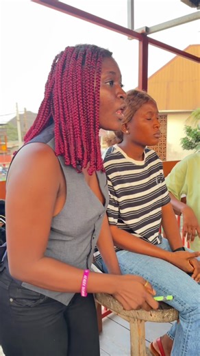 “YELLOW FACE” by R.F Kuang got us all hyped 🤭❤️. When book lovers meet 🤩🫶🏼 #booksandbrews #booklovers #yellowface #discussion