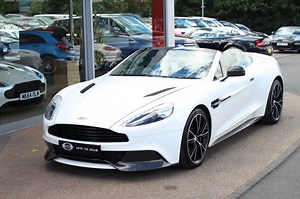 The best "GT" convertible out there?? The stunning Aston Martin Vanquish Volante has arrived with us today. Now all we need is for the weather to improve!! http://www.autotrader.co.uk/classified/advert/201706286864320 | GC Motors