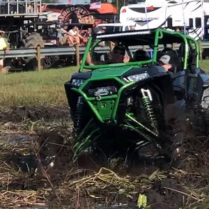 Nick from Limitless 4x4, UTV Accessories & Fabrication let his 8 year old son do work in this bounty hole with a SuperATV 6” GDP portal lift and 10” suspension lift! 🤘😎 #RaiseEmRight . . . . . . . #SuperATV #BuiltforBattle #TeamSuperATV #Quad #Race #UTV #SxS #Racing #GearDrivenPerformance #OffRoad #4x4 #JustSendIt #RhinoAxles #PolarisORV #CanAm #Yamaha #ATV #Honda #KawasakiTeryx #PolarisRZR #REV1 #Mud #HondaTalon #GDP #MCM #Florida #BountyHole #GotLift #Limitless4x4 | Super ATV