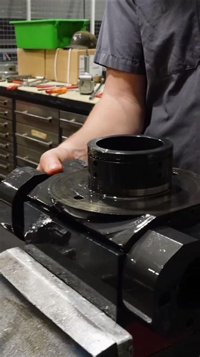 "It Shouldn't Stroke That Easily" (Parker P24S Gold Cup)