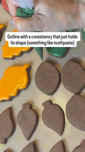 I love a toothpaste consistency for outline and 6-8 second flood. What do you like? #decoratedcookies #icingconsistency #royalicing #cookiecontent #cookiereels #beginnercookies #cookiedecorating | Fancy Nancy’s Cookie Creations