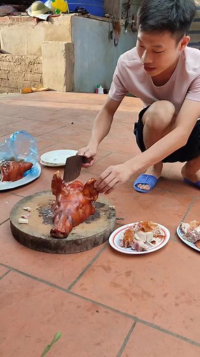 How to Prepare and Cook a Whole Pig Outdoor