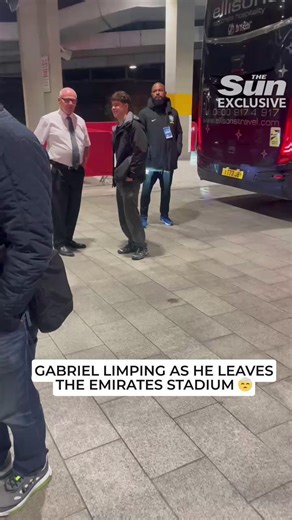 Gabriel hobbles out of the Emirates Stadium 😳 | The Sun Football