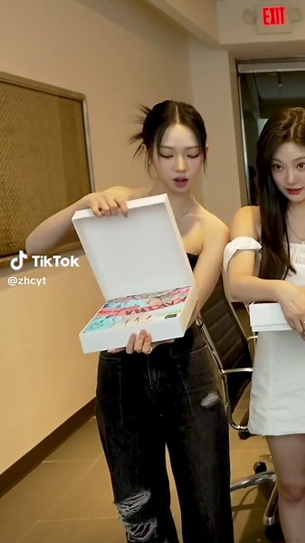 Custom iPad Surprise for aespa Official | Hand Painted iPad Pro Mural