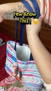 This is a super practical way to carry your bags when they’re heavy, so easy 😎 #LifeHacks #BagTips #tips #tipsandtricks | Listen to Tips