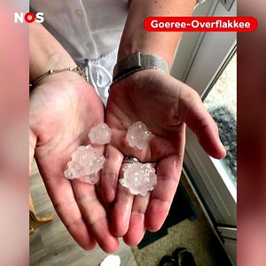 Het was heftig, maar gelukkig ook zo weer voorbij: de onweers- en hagelbuien die vanmiddag over Zuid-Holland trokken. Inmiddels is code oranje niet meer van kracht. 🌩️ → nos.nl/l/2294309 | NOS