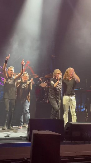 Memorable MCR Reunion Tour Comes to a Close