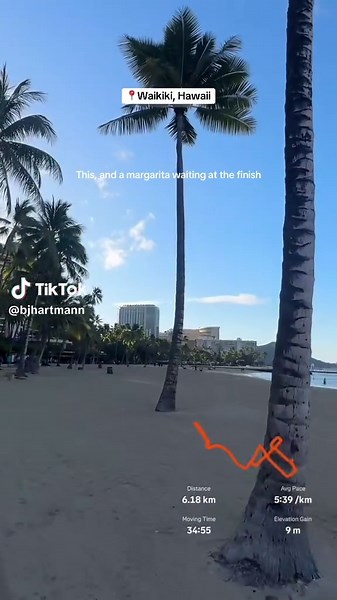 A cheeky trot around Waikiki 🙌🏃🏽 #runclub #hawaii #holiday #travel #run #strava #beach #honolulu