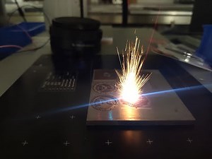 Raycus 30w fiber laser marking machine making samples