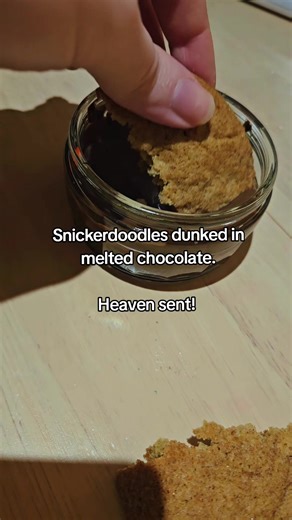 snickerdoodle recipe 175 g unsalted butter 225 g light brown soft sugar 1 medium egg 1 tsp vanilla extract 300 g plain flour 1.5 tsps cream of tartar 1 tsp bicarbonate of soda 1 tsp ground cinnamon 0.5 tsp sea salt chocolate chips Coat: 50g brown sugar 1tsp cinnamon Preheat oven to 180ºc fan and line 2-3 trays with baking paper Mix the butter and sugar together until fluffy Add the egg and vanilla and mix again until combined Add the plain flour, cream of tartar, bicarb, sea salt and cinnamon an