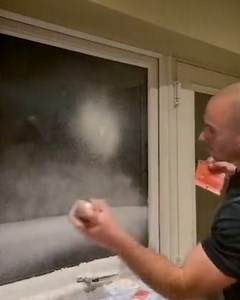 The level of detail in this snow graffiti is seriously impressive ❄ Snow Graffiti | UNILAD