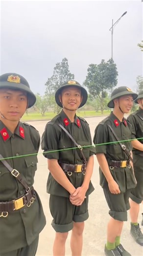 Các tân binh trẻ tập ke tay điều lệnh trên thao trường #respect #congannhandan