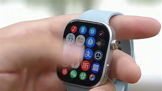 红米Watch 6屏幕升级更大，流畅度提升82%，操作更顺手。大屏显示更清晰，运动数据、消息提醒一目了然；系统优化让滑动切换更跟手。支持多种表盘自由更换，续航持