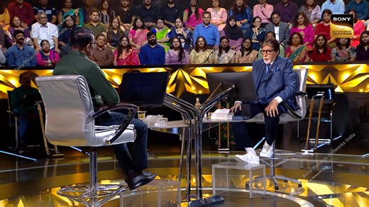 5.4M views · 6.7K reactions | A sudden email from your “boss” asking for gift cards? That’s a red flag. Check the sender details and confirm before doing anything... scammers often impersonate trusted contacts! Want to stay one step ahead of fraudsters? Follow UPI Chalega for simple tips on staying safe from digital financial frauds. #UPIChalega #UPI #KBConSonyTV #KBC2025 #SonyTV #KnowItAllWithUPI | UPI Chalega | Facebook