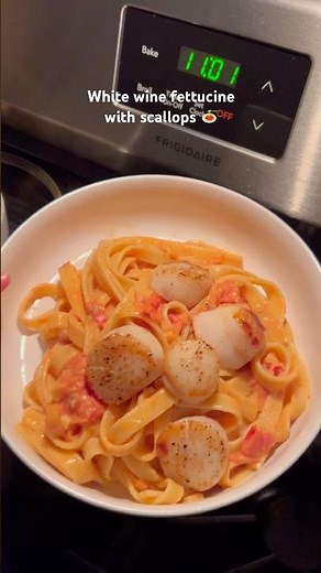 White wine fettucine with scallops 🍝