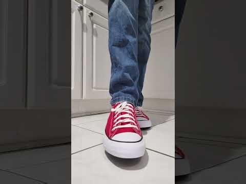 ASMR toe tapping wearing my new Red Converse. 