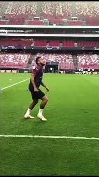 Neymar juggling with chewing gum 😍