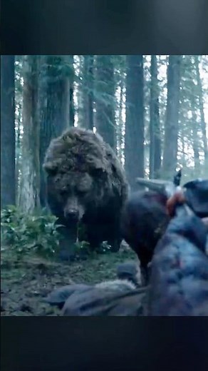 THE BRUTAL BEAR ATTACK THAT WON AN OSCAR! 🐻😱 Leonardo DiCaprio's UNFORGETTABLE Fight for Survival