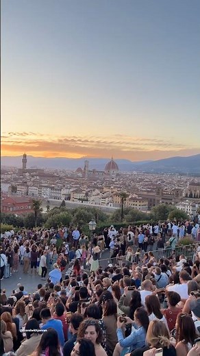 The Florence View Everyone Talks About 🇮🇹🌅🌇 #florence #italy #sunset #europe #italyvacations