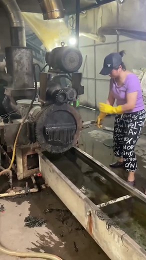 Have you seen the production process of plastic particles?#plastic #foryou #plasticfactory #factory #plasticpellets