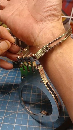 Day 15 - Hinged Cuffs Bobby Pin #jjjc Shacklemen