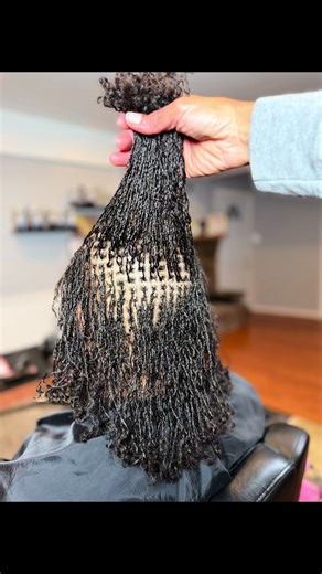 LaShele’s interlocks install process (3/8ths inch)🤗🥰💛 Microlocs is intended to be a permanent style that requires patience, dedication and maintenance. Be prepared to sit for a long period of time during install. #microlocs #loctician #microlocsdmv #braidlocs #interlocks