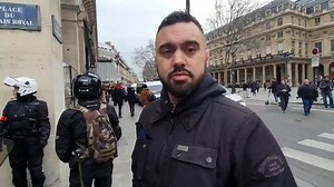 🛑 "J'étais venu pour me balader, et on m'a mis une amende ! ➡️ " Le #giletsjaunes ERIC DROUET verbalisé dans le cadre de la manifestation interdite #acte65 #greve8février ⚡SOURCE VIDEO JONATHAN MOADAD : https://t.co/n03EL8wcGi | Révolution Sociale Média
