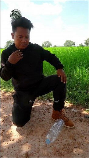 How to Make an Arm Sling in One Minute: Quick First Aid Guide #shorts #survival #skills #arm #sling