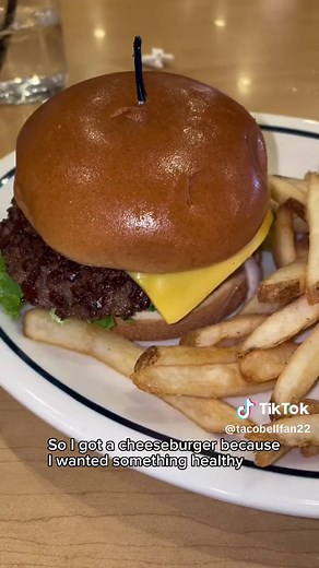 IHOP Cheeseburger and Onion Rings Review