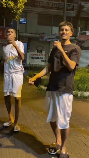 Brasi­leño pasito Michael Jackson Yamal dance moves