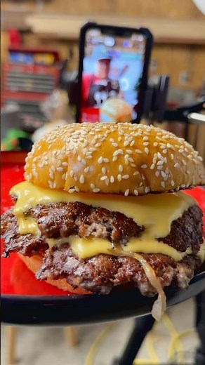 The menu CheeseBurger
