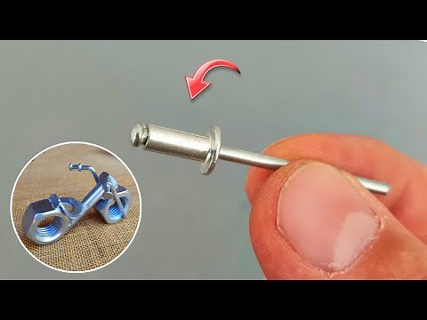 Learn the tricks and secrets of this simple art: Scrap Art