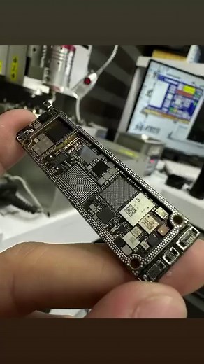 2.7K reactions · 18 shares | iphone 12 pro max bloated battery ✅欄...