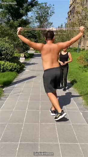 This move is simple yet super effective—helps correct hunchback posture, broad shoulders, and a thick back. My son and I do 50 reps every day, and our shoulders and neck feel so much better! 💪✨ Comment BAND if you want the same band we use. ❤️🌷🌷🌷 #ShoulderNeckWorkout #OpenShoulders #PostureCorrection #HealthyLiving #DailyExercise #HomeWorkout #FitnessMotivation #WellnessLifestyle #StayFit #BodyCare | TaiChi With Mom