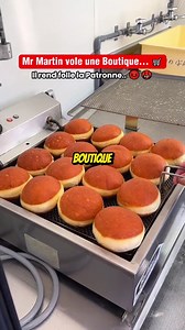 314K views · 2.2K reactions | Mr Martin vole une boutique en ligne pour faire du Dropshipping... 螺 Il rend folle la Patronne 郎 #improvisation #mèmes #videodrole #humour #parodie | Le Roi du Meme | Facebook