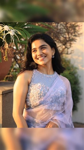 When u see ur crush in saree 🥵🌡️#crush #love #ece #electronic #arduino #mamithabaiju #engineer