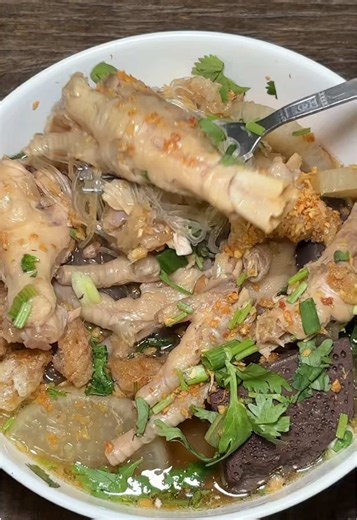 ต้มเส้น เน้นดูดตีนไก่ จ๊วบๆ #ทำอาหาร #thaifood #ilovetiktok #เมนูง่ายๆ #ต้มเส้น