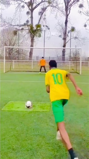 Shooting trap 🪤 skill tutorial ⚽️🔥#football #soccer #footballskills #shorts #shortvideo