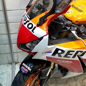 ‎علی رضایی‎ | ‎هندا cbr1000 رپسول مدل 2016 سند کویر درحد صفر کارکرد 1800دونه بدون ✅مشابه#رپسول #موتورفروشی #موتورسنگین_تهران #موتورسواری_بانوان...‎ | Instagram