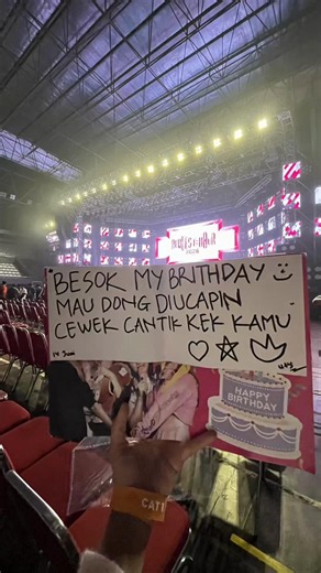 Diucapin Ultah Sama JKT48 Request Hour — Bonus Dikasih Kado