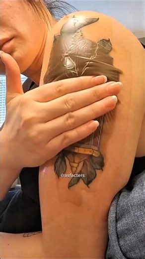 Why do bubbles appear on the skin after tattooing?